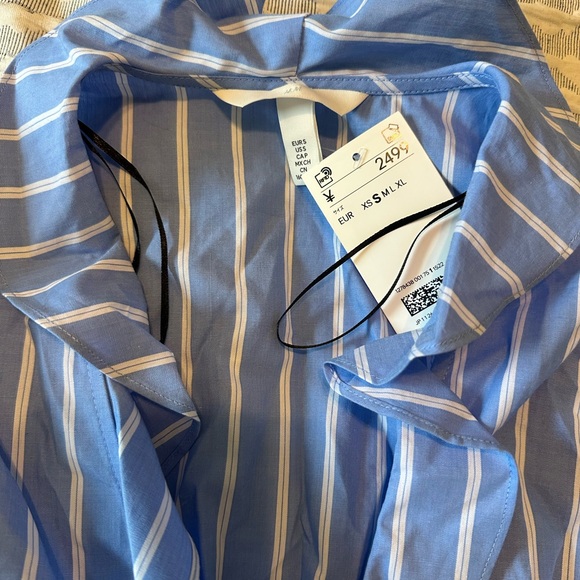 H&M Blue Striped Ruffle Blouse - Picture 2 of 4